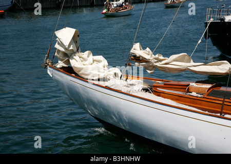 Hölzerne Yachtdetails und Close Ups Stockfoto