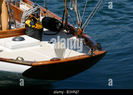 Hölzerne Yachtdetails und Close Ups Stockfoto