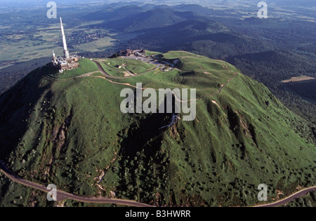 Luftaufnahme des Puy de Dome im Zentralmassiv, Auvergne, Frankreich Stockfoto