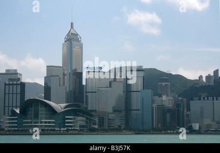 Hong Kong Convention and Exhibition Center und Central Plaza Wolkenkratzer Wan Chai in Hongkong April 2008 Stockfoto