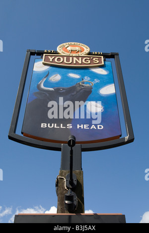 Pub Schild. Die Bulls Head in Chislehurst, Kent, UK. Stockfoto