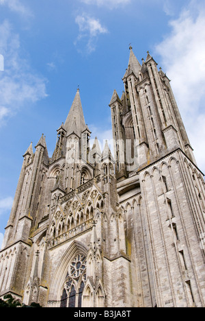 Coutances, Normandie, Frankreich. Die Westfassade der Kathedrale (Cathedrale de Notre-Dame) 1274 abgeschlossen Stockfoto