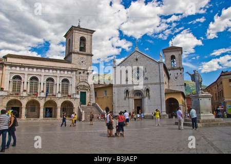 San Benedetto Kirche Norcia Perugia Umbrien Italien gotischen Stil vier Evangelisten Marktplatz geschlossen, überdachte Getreide, Getreide Stockfoto