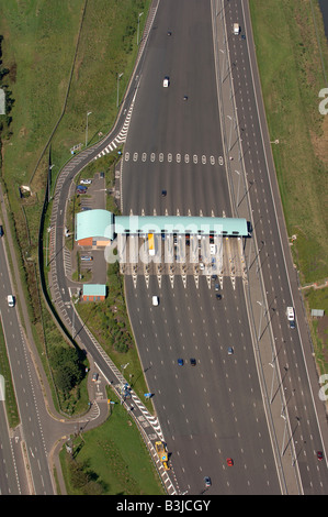 Eine Luftaufnahme des M6 Autobahn Pay Mautstation in Staffordshire England Stockfoto