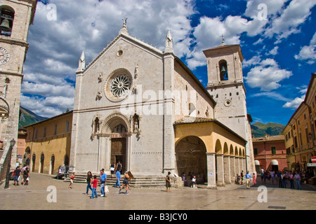 San Benedetto Kirche Norcia Perugia Umbrien Italien gotischen Stil vier Evangelisten Marktplatz geschlossen, überdachte Getreide, Getreide Stockfoto