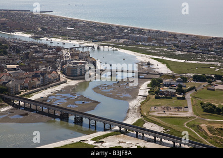 Blick auf den Fluss Adur in Shoreham durch Sea Sussex England Stockfoto