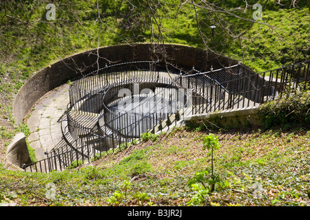 Die große Welle eine dreifache Wendeltreppe dienen dem Napoleonischen Drop Redoubt Fort in Dover, Kent Stockfoto