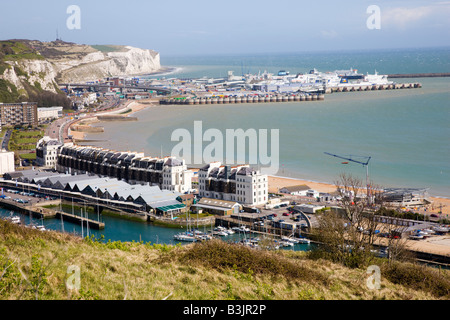 Panoramablick auf Hafen Dover aus den westlichen Höhen Stockfoto