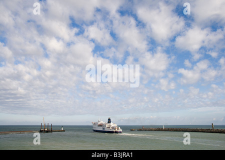 P & Ferry O Kanal, Hafen von Calais, Frankreich, Europa, Marine, Schifffahrt, Schifffahrt, transport. Stockfoto