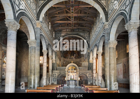 Innenraum der Kirche von San Miniato al Monte in Oltrarno, Florenz, Toskana, Italien Stockfoto