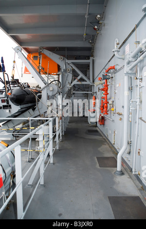 Royal Fleet Auxiliary Landungsschiff dock Lyme Bay am Pier Head Liverpool im Rahmen des Rennens hoch Schiffe im Juli 2008 Stockfoto