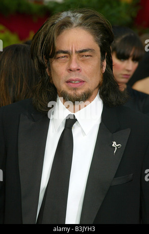 BENICIO DEL TORO Puerto-ricanischer Schauspieler und Produzent im Jahr 2004 Stockfoto