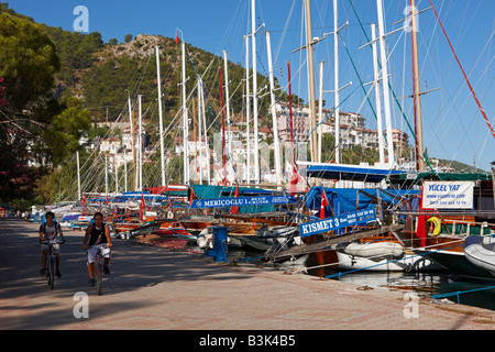 Boote vertäut im Hafen von Fethiye. Provinz Mugla, Türkei. Stockfoto