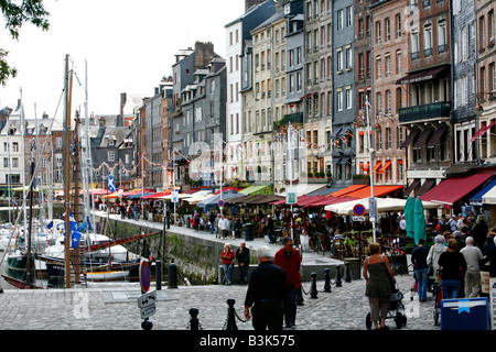 Juli 2008 - der alte Hafen in Honfleur Normandie Frankreich Stockfoto
