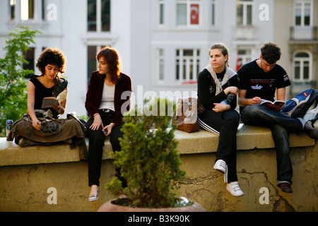 Mai 2008 - Menschen türkische junge in Beyoglu Viertel Istanbul Türkei Stockfoto