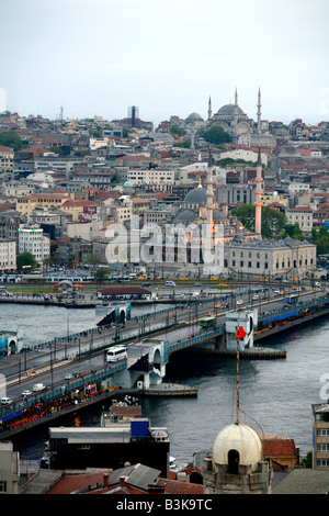 Mai 2008 - Brücke Skyline von Istanbul mit Blick über das Goldene Horn und der Galata Istanbul Türkei Stockfoto