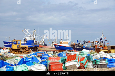 Angelboote/Fischerboote am Strand von Hastings Stockfoto