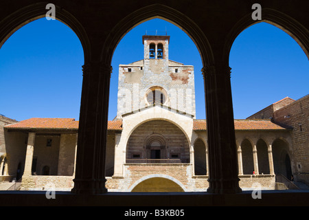 Die Fassade des Ostflügels im Palast der Könige von Mallorca in Perpignan in Südfrankreich Stockfoto