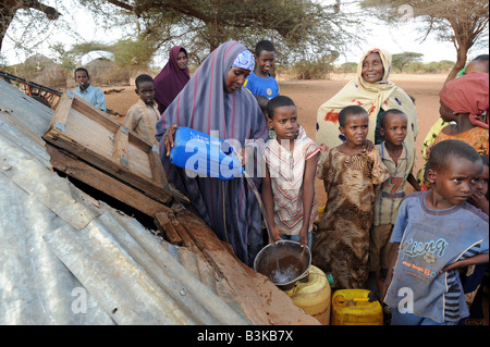 In Belet Amin verdrängt ein Camp für intern Somalis. Das Camp war für Menschen auf der Flucht die Kämpfe in Somalia im Jahr 1997 errichtet. Stockfoto