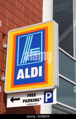 Ein Aldi-Superstore in einer Stadt, U.K. Stockfoto