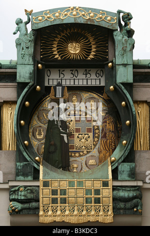 Ankeruhr Uhr bei Hoher Markt in Wien, Österreich Stockfoto