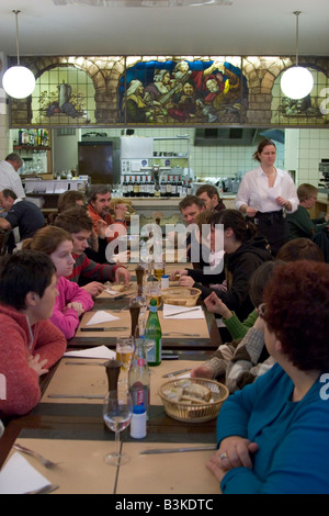 Beliebte Familien-Restaurant "Le Pre-Sale" verkaufen traditionelle belgischen Küche in Brüssel Belgien Stockfoto