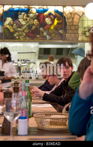 Beliebte Familien-Restaurant "Le Pre-Sale" verkaufen traditionelle belgischen Küche in Brüssel Belgien Stockfoto