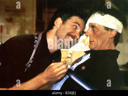 Ein Fisch namens WANDA 1988 MGM-Film mit Kevin Kline auf der linken Seite und Michael Palin Stockfoto