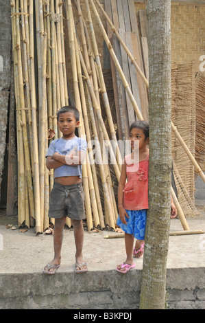 Kinder an die Bali Aga Dorf von Julah, Nordbali, Indonesien Stockfoto