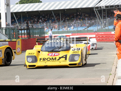 Andy Purdie aus Tumbridge Wells in No.97 a 1993 gelb von A, Nissan R90-CK auf der Spur Stockfoto