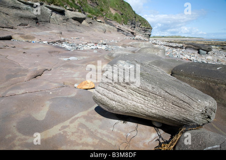 Interessante Muster entsteht durch Verwitterung von Kalkstein-Felsen an der Nord-Osten Englands Stockfoto