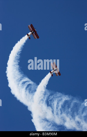 Flügel Wanderer Aerobatic Anzeige Team gesponsert von Guinot, Sywell Airshow, Northamptonshire, England, Großbritannien 2008 Stockfoto