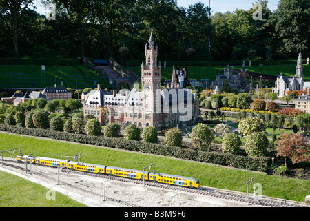 Nachbildung der Friedenspalast in den Haag Madurodam Vergnügungspark, den Haag, Niederlande Stockfoto