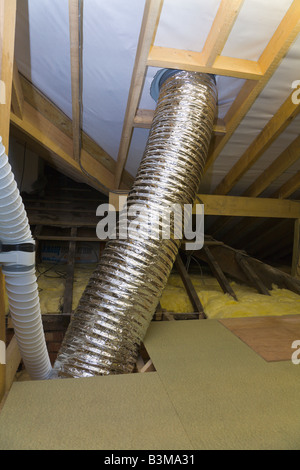 Silber Röhre im Loft für eine energiesparende Sonne Rohr, PR Stockfoto