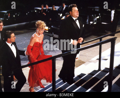 GEBOREN gestern 1993 Warner Film mit Melanie Griffith und Don Johnson auf der linken Seite und John Goodman Stockfoto
