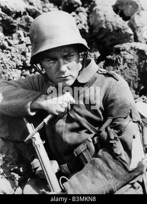 ALLE still ON THE WESTERN FRONT 1930 Universal Film mit Lew Ayres Stockfoto
