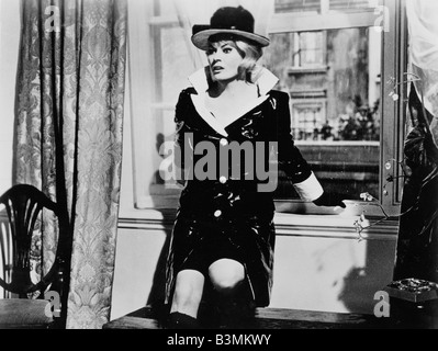 Das ALPHABET Morde 1965 MGM-Film mit Anita Ekberg Stockfoto