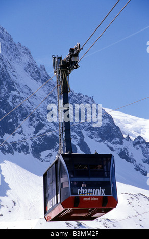 Frankreich-Savoyen-Chamonix-Kabel Auto Telepherique Vorspiel aus dem Resort Stadt Chamonix auf Aiguille du Midi Stockfoto
