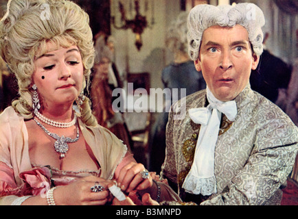 CARRY ON - DON'T verlieren IHRE Kopf 1966 Rank Film mit Joan Sims und Kenneth Williams Stockfoto