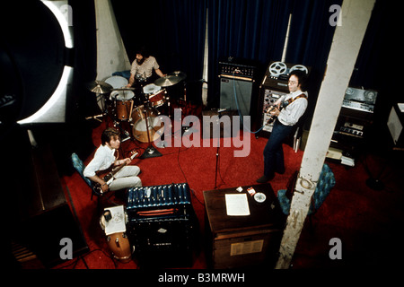 CREEDENCE CLEARWATER REVIVAL uns pop-Gruppe in einem Tonstudio in 1971 Stockfoto