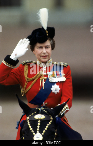 Königin ELIZABETH II auf die Trooping der Farben im Juni 1984 Stockfoto