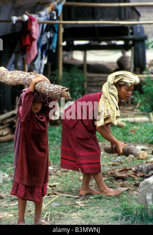 Karo Batak Mädchen und jede Frau Dokan Dorf Sumatra Indonesien Stockfoto