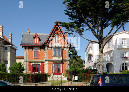 Ein Haus mit typischen "Belle Epoque" späten XIX und Anfang XX Jahrhundert klassische bürgerliche Architektur; in Royan, France Stockfoto