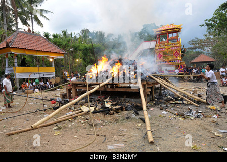 Masse Einäscherung Zeremonie, Klungkung, Bali, Indonesien Stockfoto