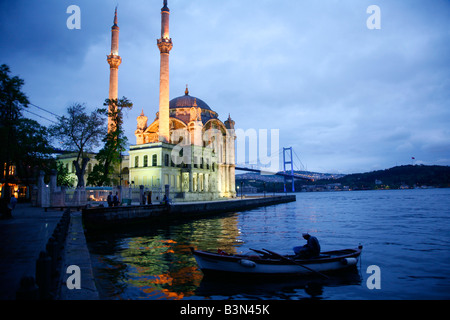 Mai 2008 - Brücke Ortakoy Mecidiye-Moschee und den Bosporus Istanbul-Türkei-Istanbul-Türkei Stockfoto