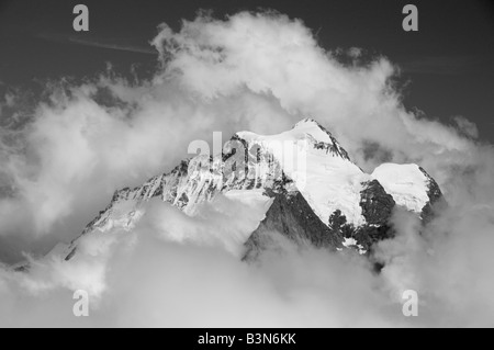 Gipfel der Jungfrau, 4158 m oder ft. 13.642 aus West, Berner Alpen, Schweiz Stockfoto