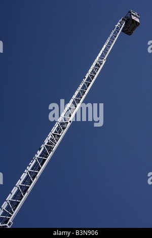 Deutschland, Bayern, Penzberg, erweiterte Feuerwehr LKW Drehleiter Stockfoto