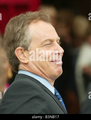 Tony Blair verlassen St. Peters Kirche Brighton vor dem Besuch der Labour party Conference-September 2004 Stockfoto