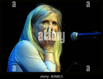 Das Edinburgh Fringe Festival August 2004 wurde enthüllt heute bei den Assembly Rooms George St Edinburgh Interpreten gab eine kurze Einführung in ihre Show Bart Simpson Stimme Nancy Cartwright Stockfoto