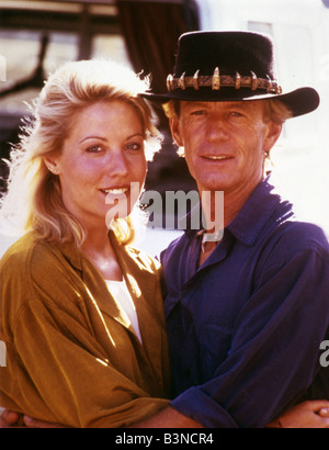 Überragender Film CROCODILE DUNDEE 1986 mit Paul Hogan und Linda Koslowski Stockfoto